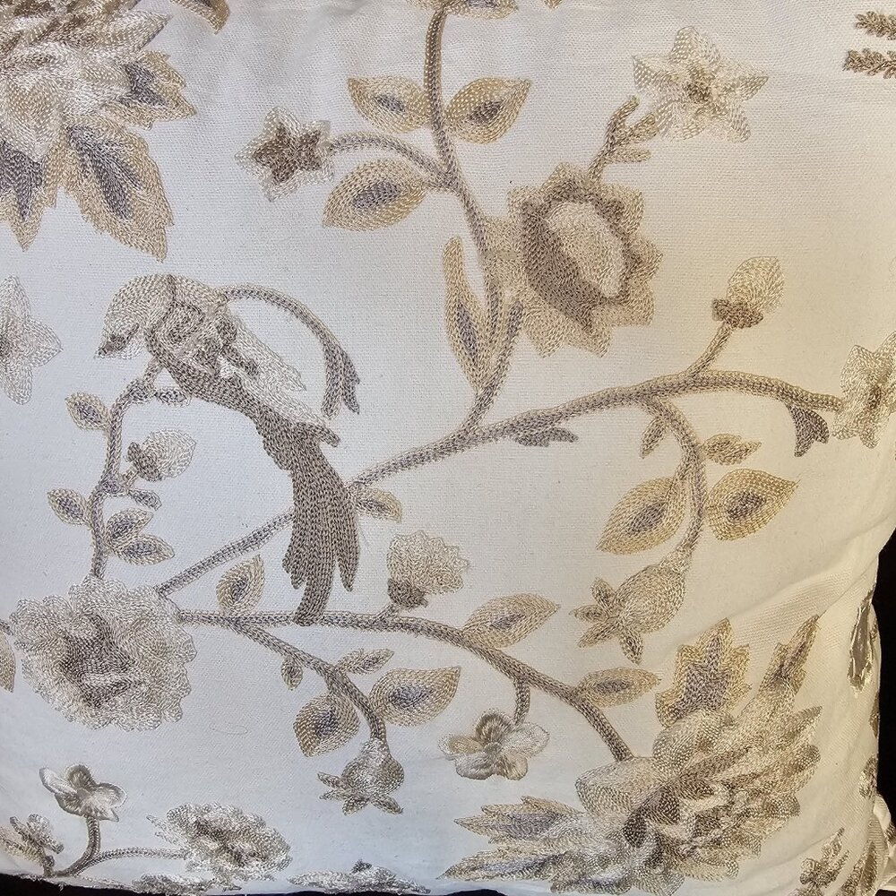 Lucky Brand Home Square embroidered beige floral/ Bird pillow 20 X 20 NWT - Picture 8 of 8